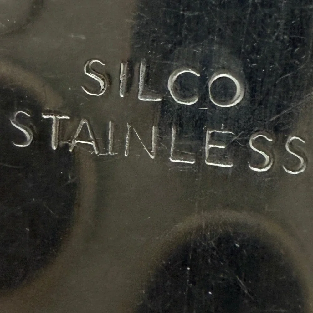 Silco Dinner Knives Set of 6 Silver Floral Scroll Stainless USA 9in Vintage